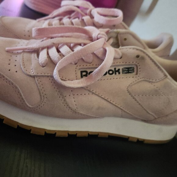Reebok pink shoes - Picture 5 of 6